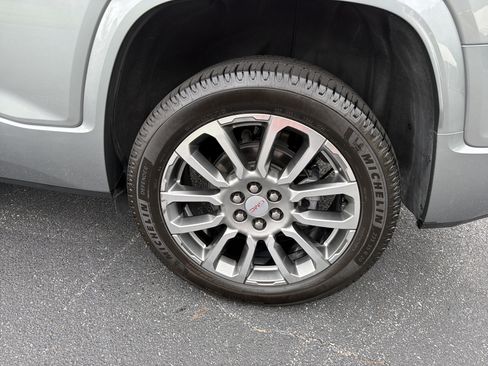 Used 2023 GMC Acadia Denali w/ Denali Ultimate Package FWD image 22