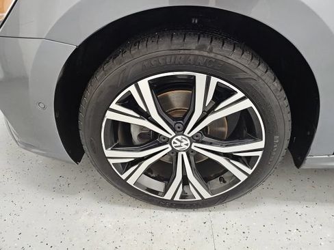 Used 2020 Volkswagen Passat 2.0T SEL FWD image 9