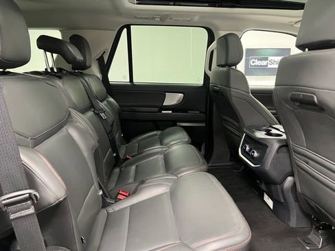 Used 2025 Ford Expedition Active AWD/4WD image 55