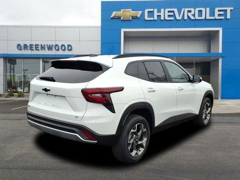 New 2026 Chevrolet Trax LT w/ Driver Confidence Package FWD image 3