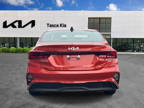 Used 2022 Kia Forte LXS FWD image 5