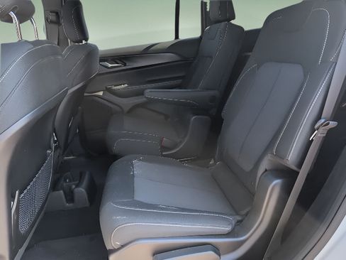 Used 2025 Jeep Grand Cherokee L Laredo w/ Luxury Tech Group I AWD/4WD image 24