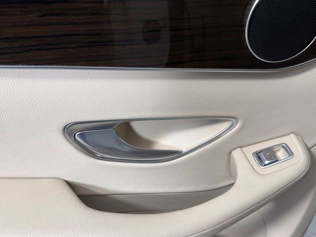 Used 2019 Mercedes-Benz GLC 300 image 25