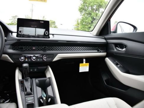 New 2025 Honda Accord LX image 17