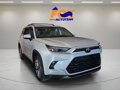 New 2026 Toyota Grand Highlander AWD image 6