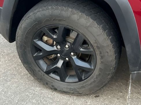 Used 2015 Jeep Cherokee Trailhawk w/ Trailer Tow Group image 15