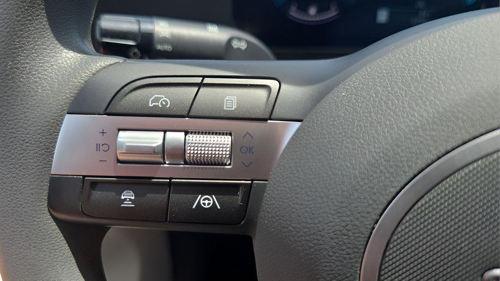 Used 2026 Hyundai Kona SE FWD image 24