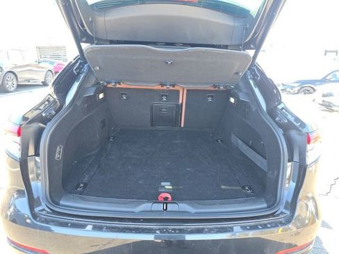 Used 2023 Maserati Levante GT image 10