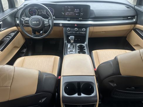Used 2022 Kia Carnival LX FWD image 24