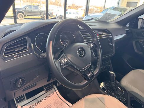 Used 2021 Volkswagen Tiguan SE R-Line image 24