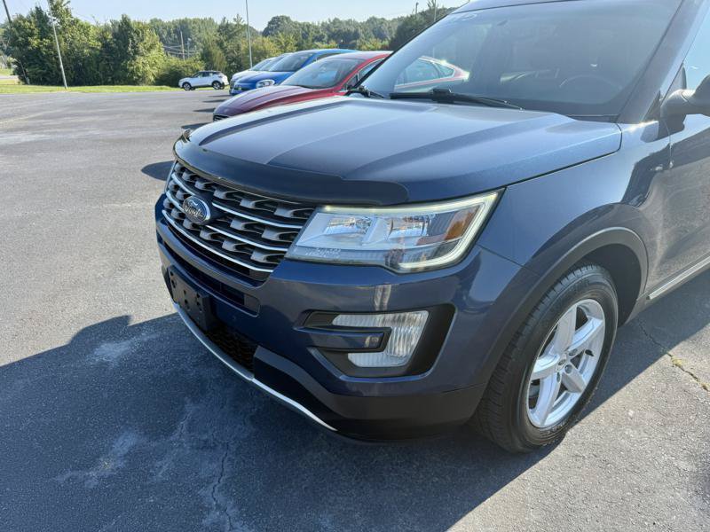 Used 2016 Ford Explorer XLT w/ Equipment Group 202A AWD/4WD image 7