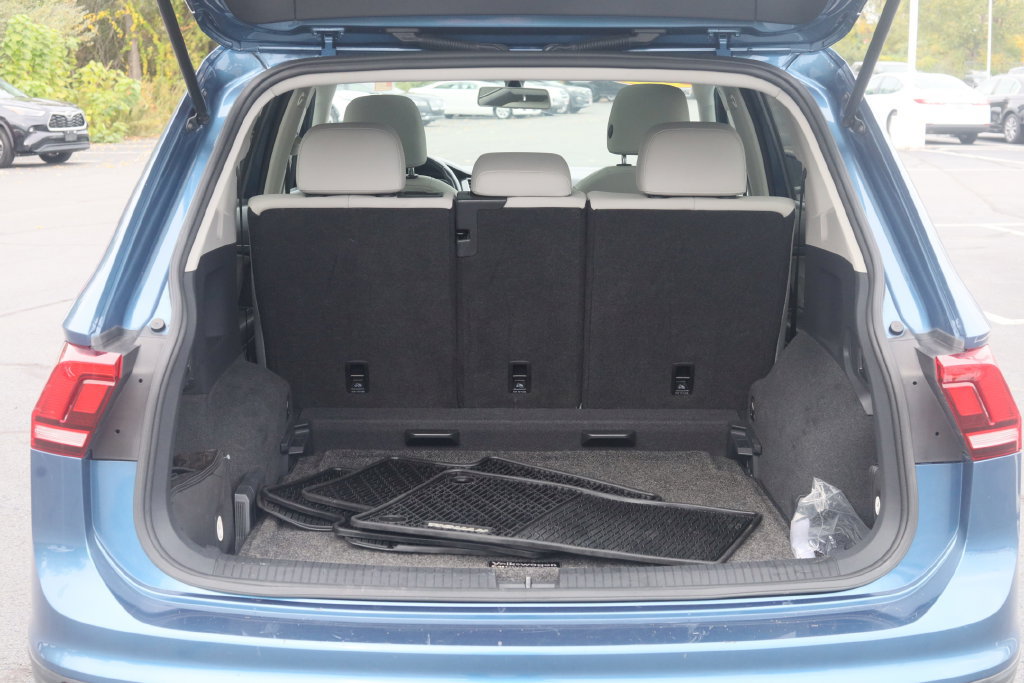 Used 2019 Volkswagen Tiguan SE w/ Panoramic Sunroof Package AWD/4WD image 19