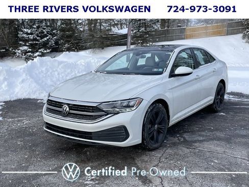 Certified 2024 Volkswagen Jetta SE w/ Panoramic Sunroof Package image 1