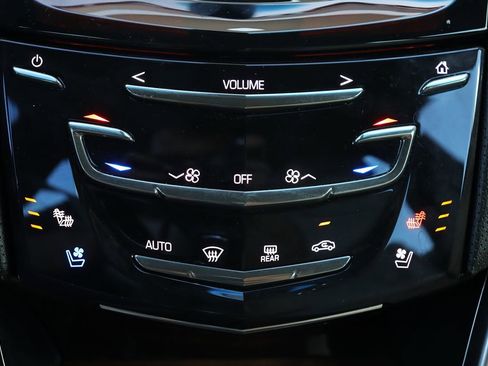 Used 2019 Cadillac XTS Luxury image 27