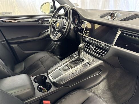 Used 2021 Porsche Macan S image 28