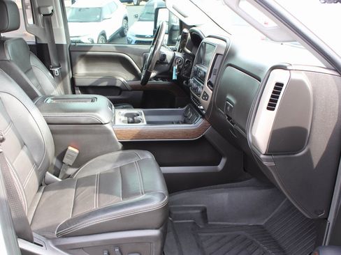 Used 2019 GMC Sierra 2500 Denali w/ Duramax Plus Package image 20