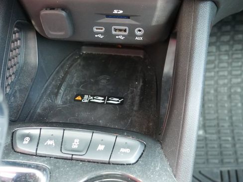 Used 2023 Chevrolet TrailBlazer RS w/ Sun and Liftgate Package AWD/4WD image 28