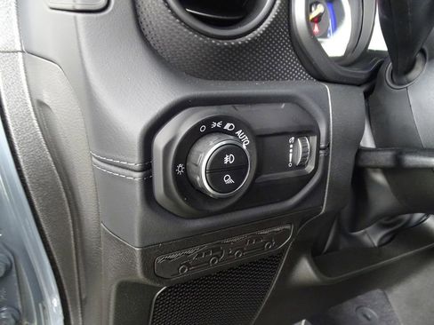 New 2026 Jeep Gladiator Mojave image 18