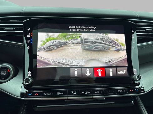 New 2026 Jeep Grand Wagoneer Limited AWD/4WD image 15