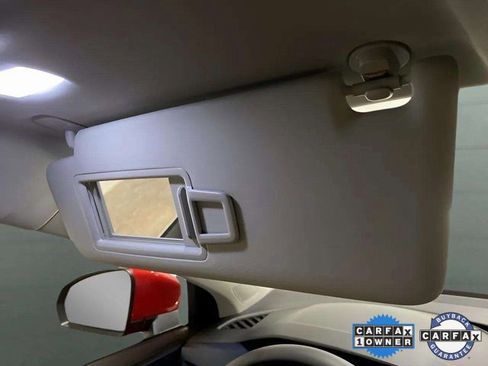 Used 2024 Volkswagen Taos SE image 61