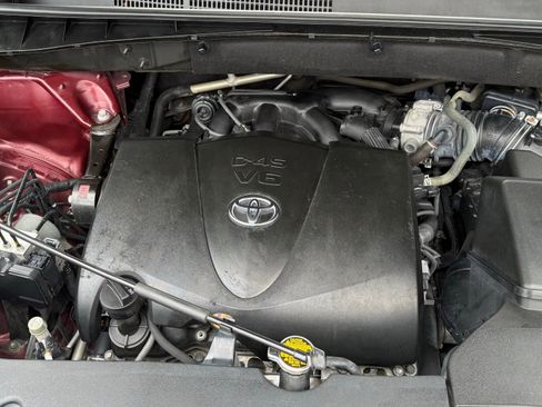 Used 2017 Toyota Highlander XLE image 18