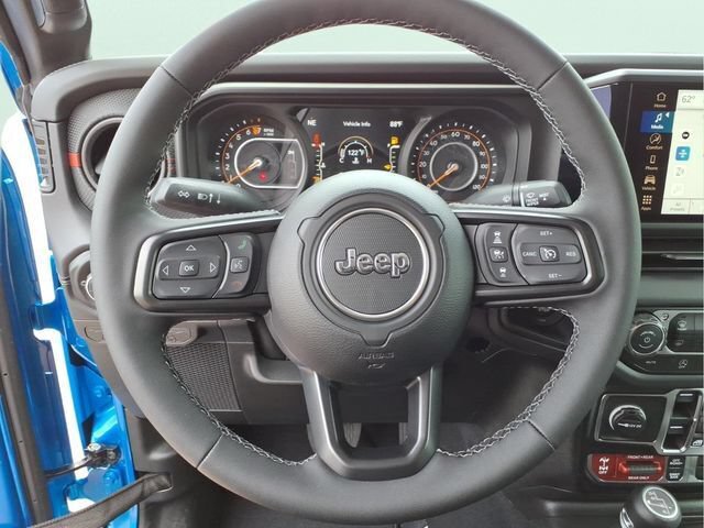 New 2026 Jeep Gladiator Rubicon w/ Steel Power Dome Hood Package AWD/4WD image 15