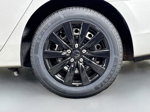 Used 2017 Nissan Sentra SV image 30