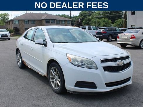 Used 2013 Chevrolet Malibu LT w/ Power Convenience Package FWD image 2