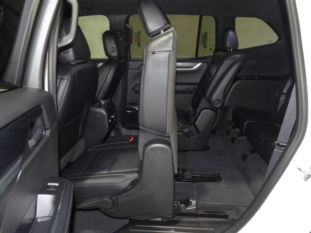 Certified 2026 GMC Acadia Elevation w/ Elevation Premium Package AWD/4WD image 40