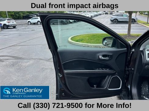Used 2019 Jeep Compass Latitude AWD/4WD image 25