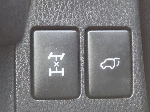 Used 2018 Toyota RAV4 XLE image 8