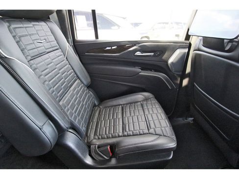 Used 2023 Cadillac Escalade ESV Sport Platinum image 11