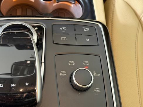 Used 2017 Mercedes-Benz GLS 450 4MATIC image 30