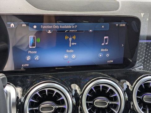 New 2025 Mercedes-Benz GLB 250 4MATIC image 11