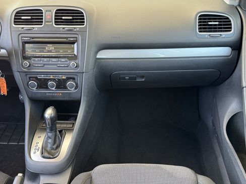 Used 2012 Volkswagen Golf 2-Door FWD image 27