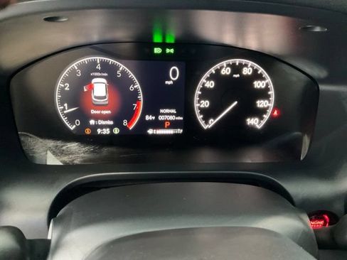 Certified 2025 Honda HR-V Sport image 9