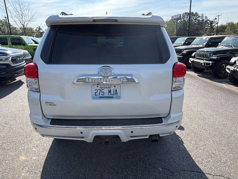 Used 2011 Toyota 4Runner SR5 w/ Convenience Pkg image 9