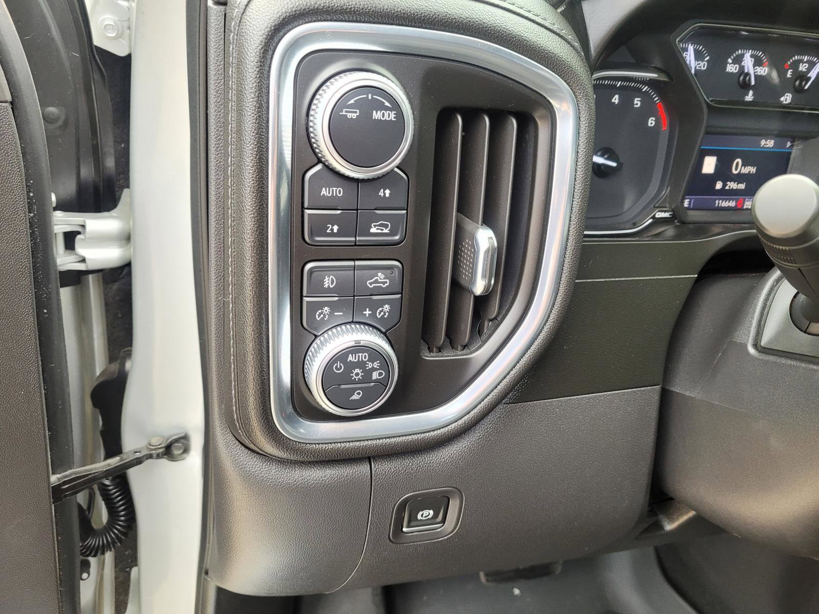 Used 2020 GMC Sierra 1500 SLT AWD/4WD image 24