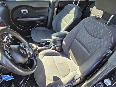 Used 2015 Kia Soul image 8