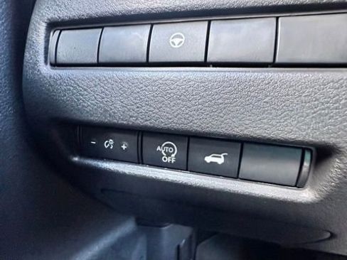 Certified 2025 Nissan Rogue SV AWD/4WD image 24