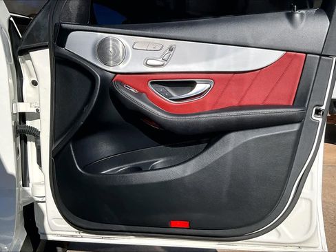 Used 2021 Mercedes-Benz GLC 300 image 19