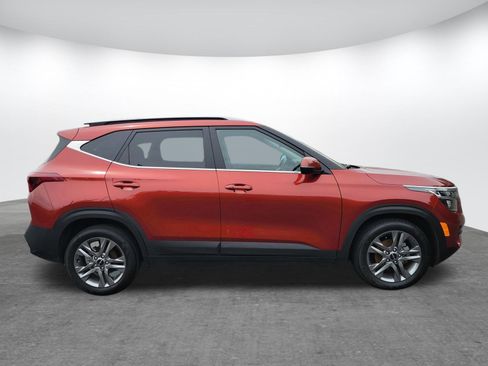 Used 2023 Kia Seltos S FWD image 2