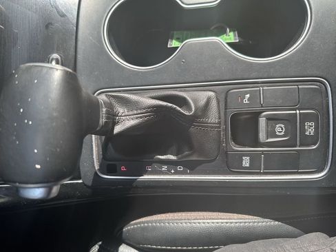 Used 2019 Kia Sorento SX image 22