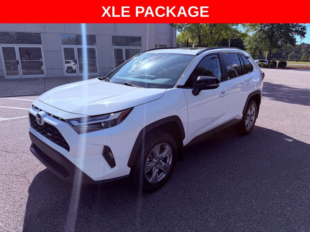 Used 2025 Toyota RAV4 XLE w/ Convenience Package FWD image 3