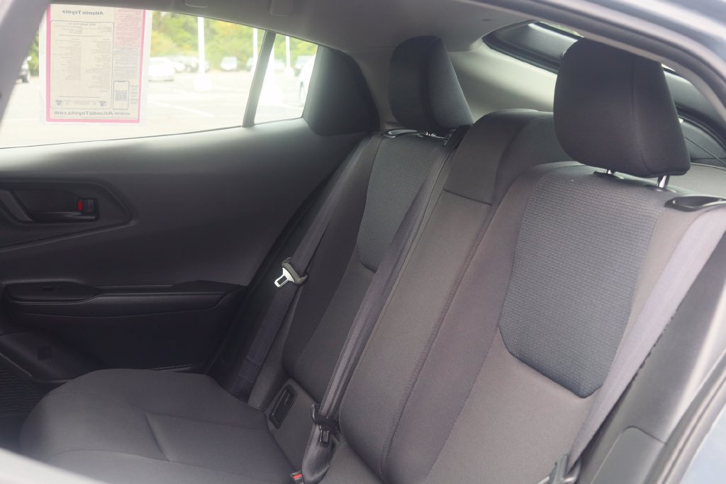 Used 2025 Toyota Prius LE FWD image 24