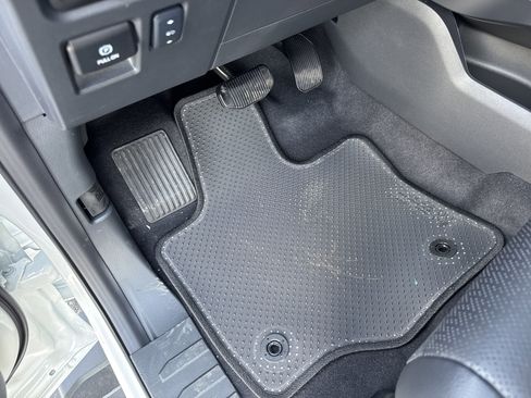 New 2025 Ford F150 Lariat w/ Equipment Group 501A Mid image 25