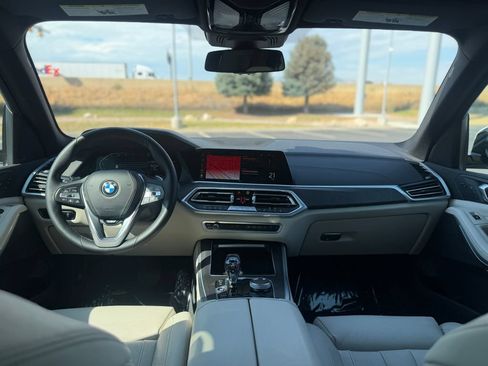 Used 2022 BMW X5 xDrive40i AWD/4WD image 17