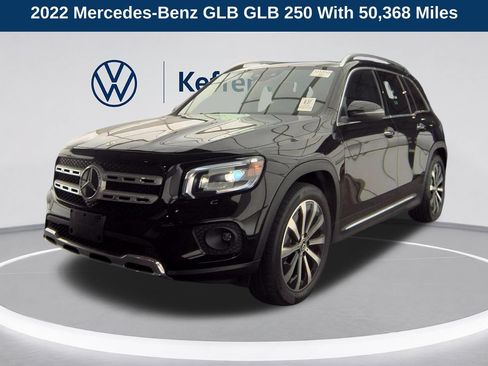 Used 2022 Mercedes-Benz GLB 250 4MATIC w/ Premium Package Lite image 1