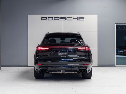 Certified 2023 Porsche Cayenne Turbo image 6