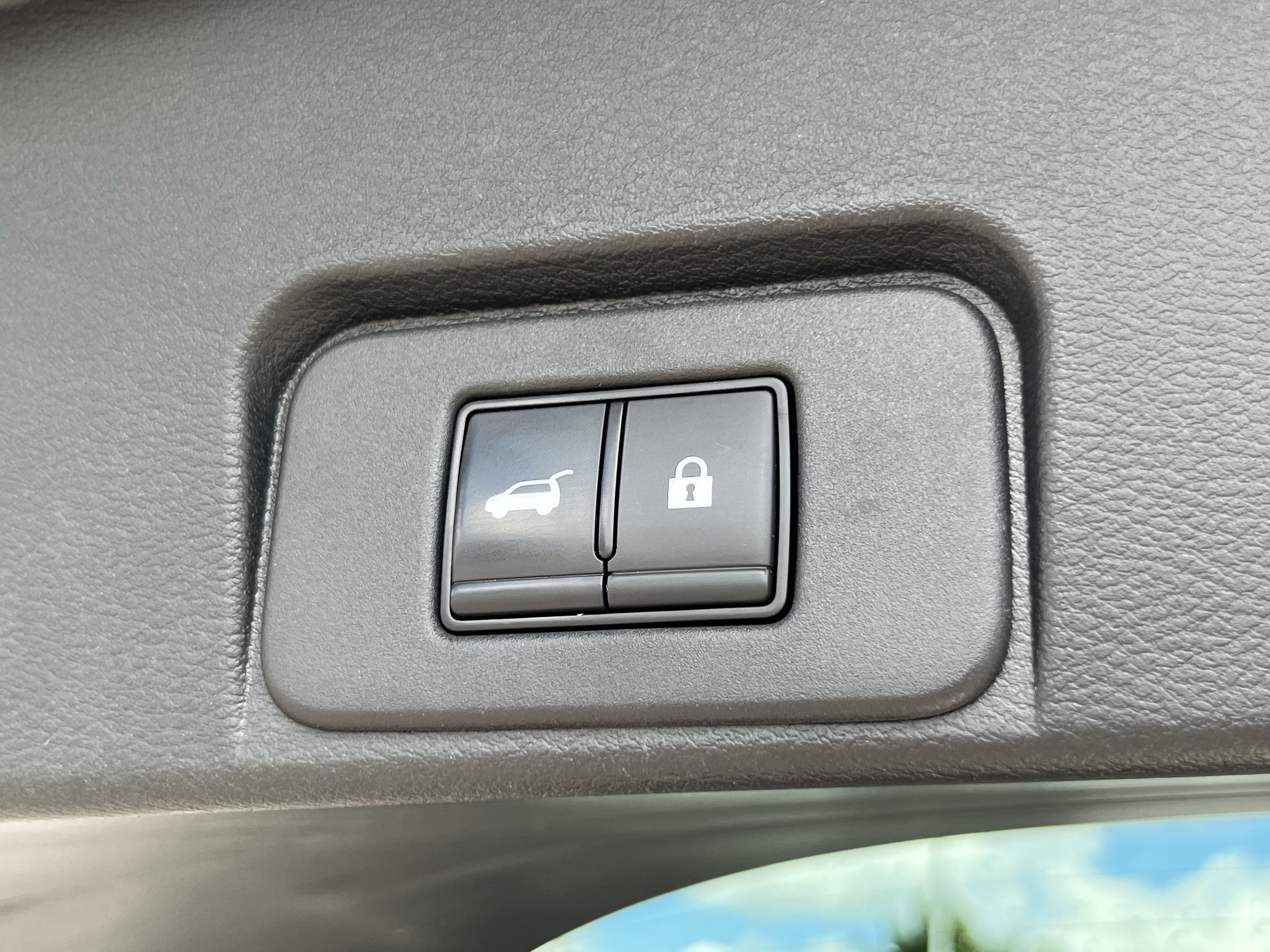 Used 2023 Nissan Rogue SL w/ SL Premium Package AWD/4WD image 8